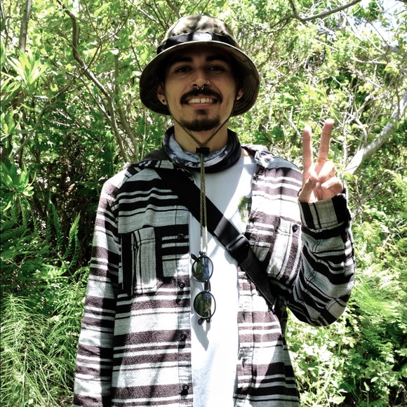 Meet your Posher, Abdon - Picture 3 of 4